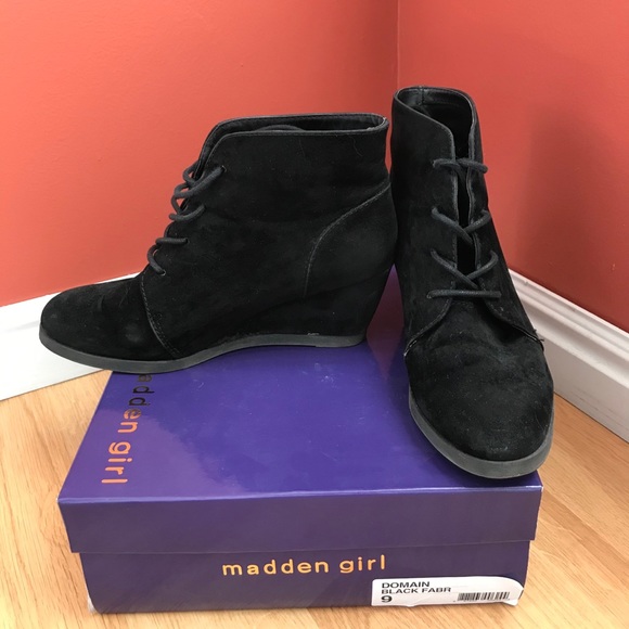 Madden Girl Wedge Suede Booties Black 9 - Picture 2 of 2